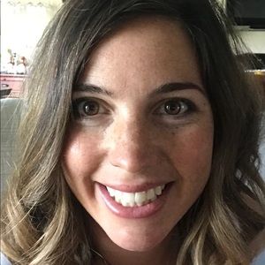 Meet your Posher, Caitlin